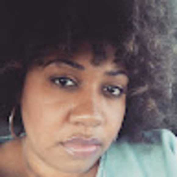 Meet your Posher, Monique - Picture 1 of 1